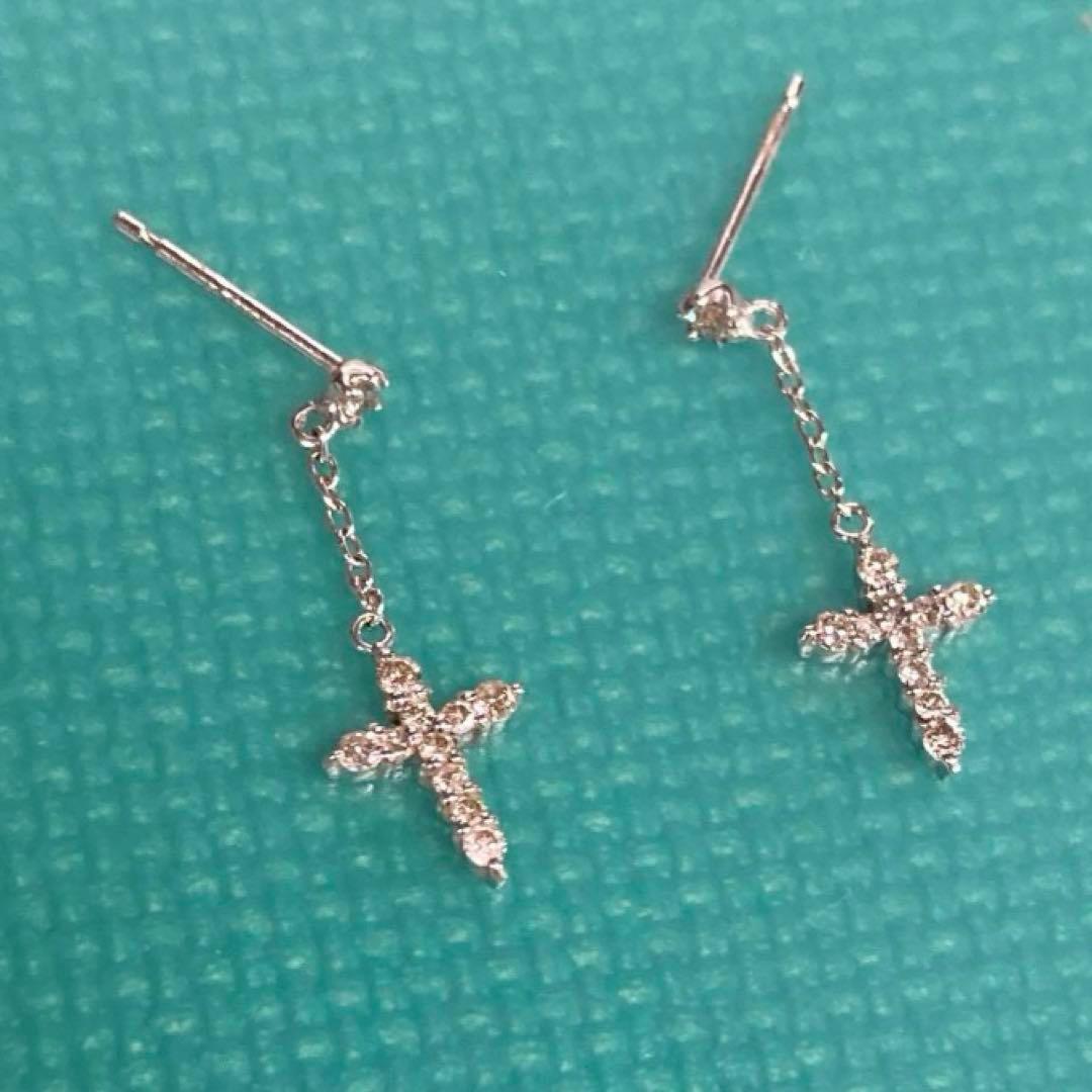 k18WG 天然ダイヤモンド　クロスピアス　D0.24ct（0.12×2）