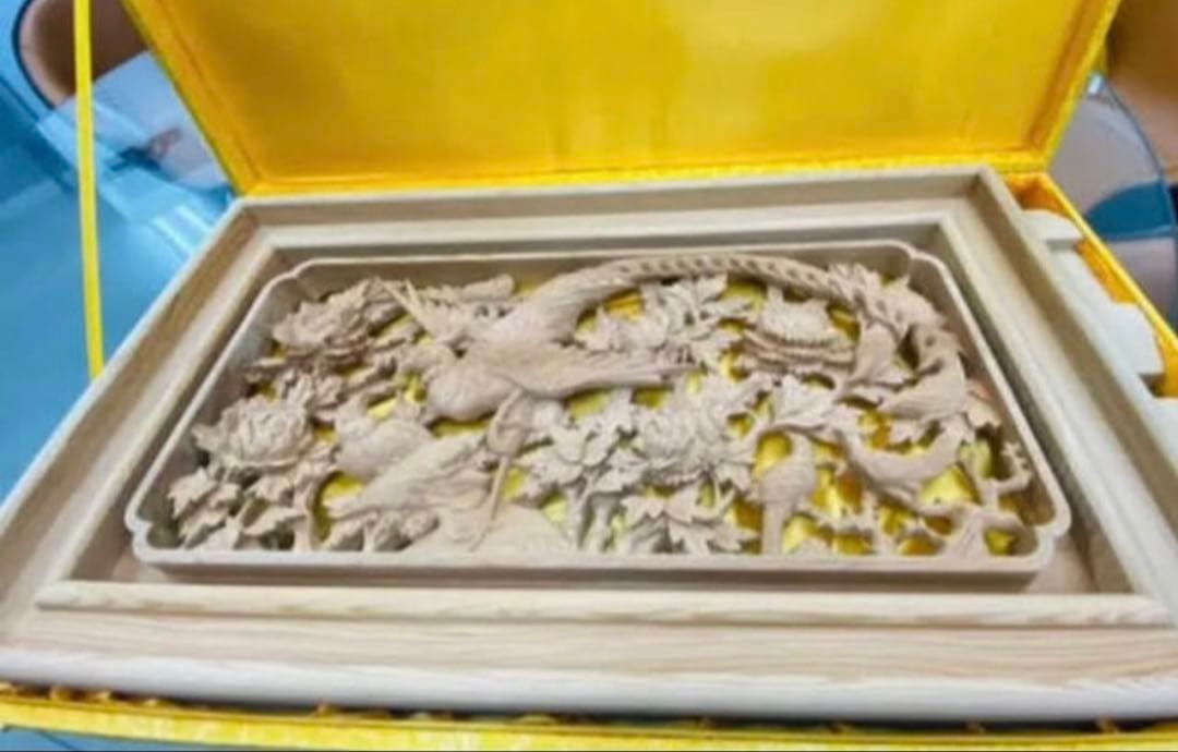 【特大一点物】透かし彫り牡丹鳳凰（７０cm超え）