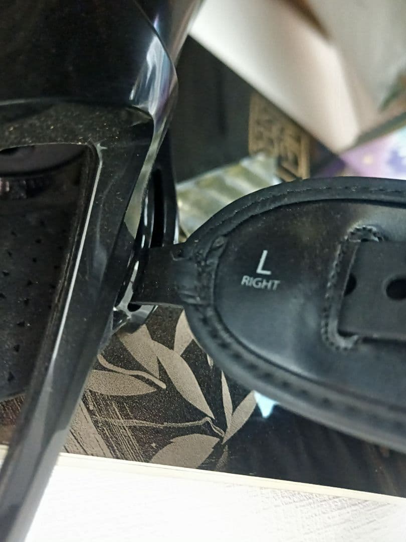 たたた　BURTON スノーボードビンディング ブラック