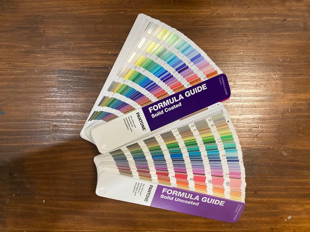 Pantone Formula Guide カラーガイド