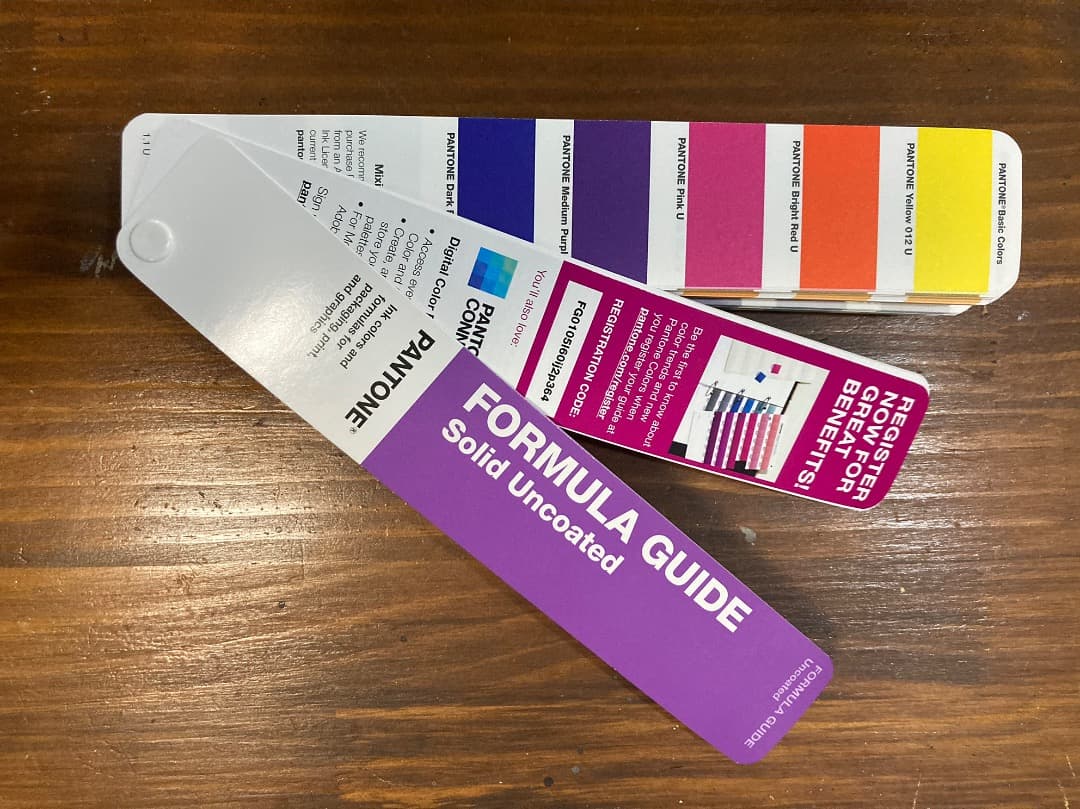 Pantone Formula Guide カラーガイド
