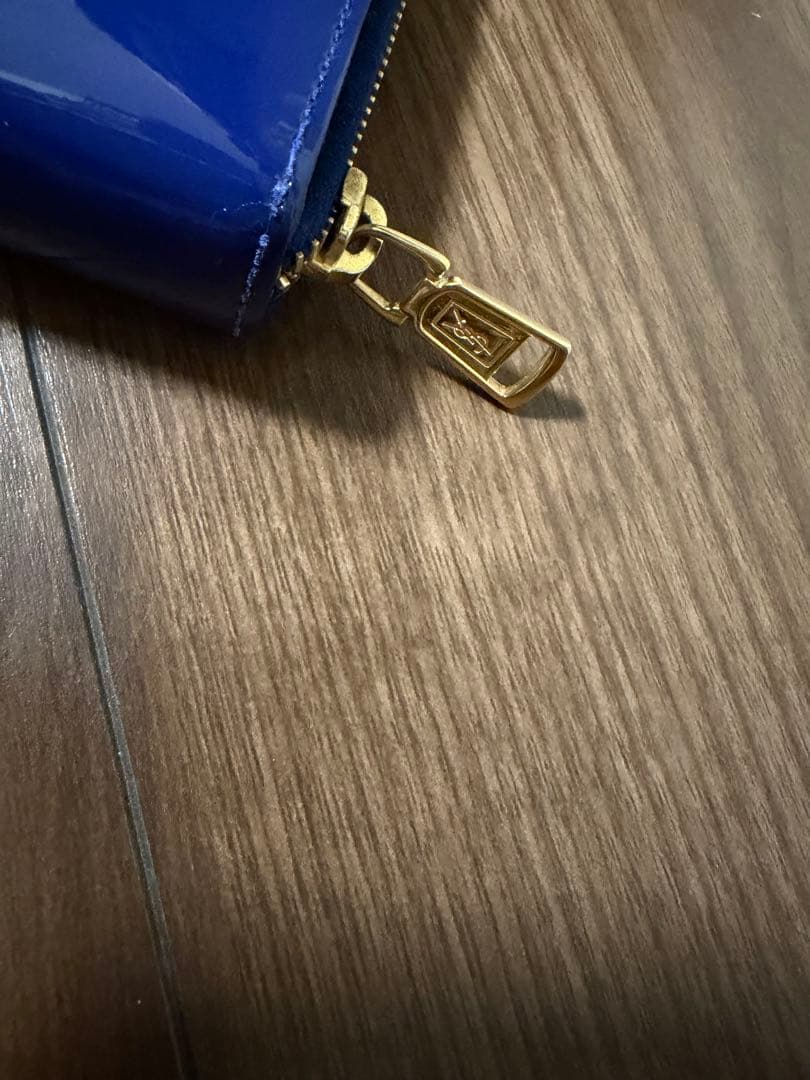 YSL サンローラン エナメル 二つ折り財布 ブルー