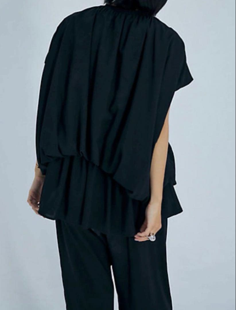 ENFOLD 2024SS WAVE SHIRRING BLOUSE 黒