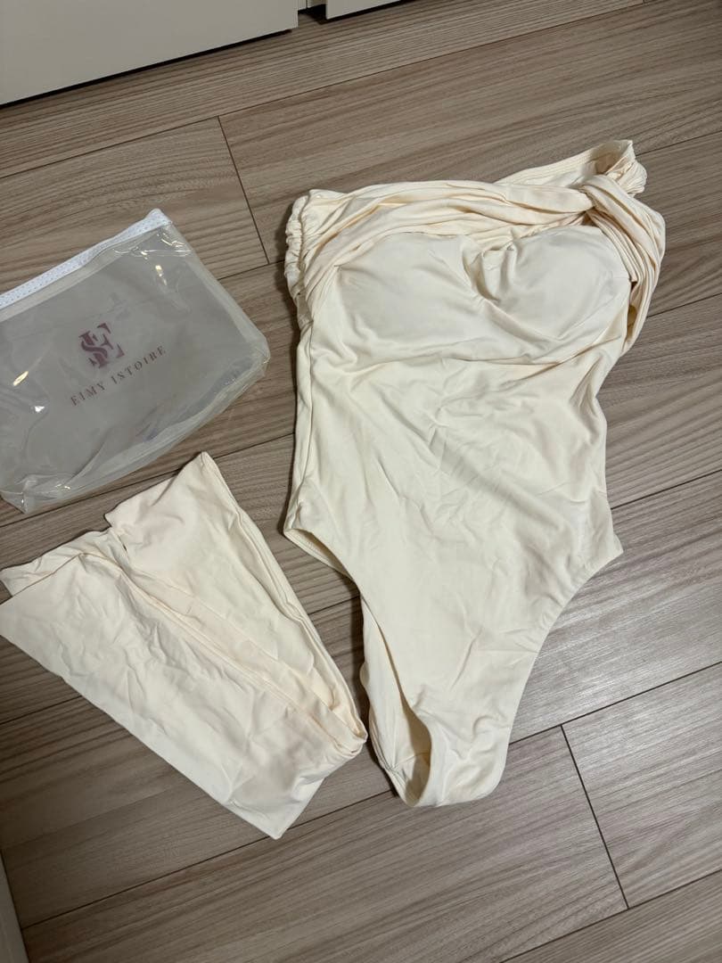 eimy istoire ワンショルダーワンピース 水着