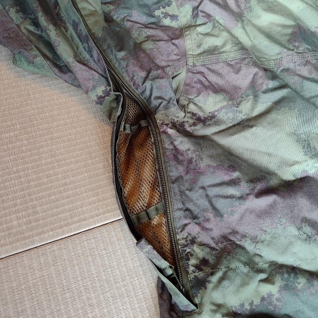 美品 BURTON 迷彩 スノーボードウェア 上下セット メンズM