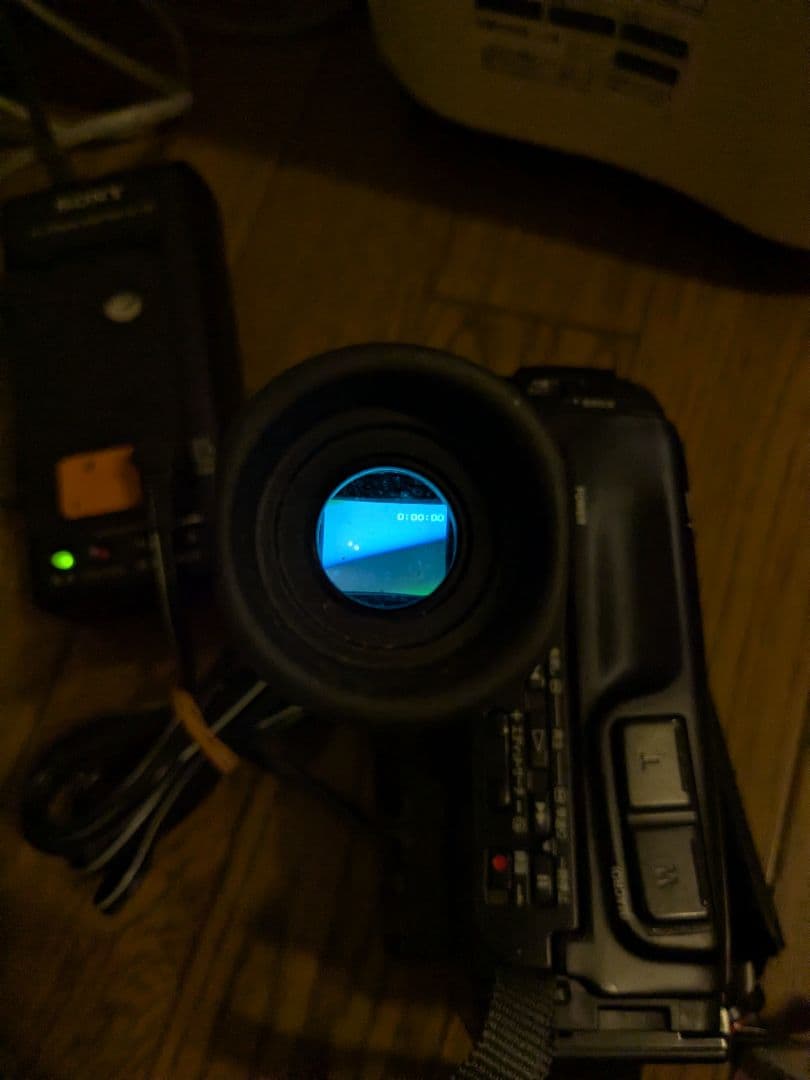 美品＊動作確認済 SONY CCD-TR105 ハンディカム Video8