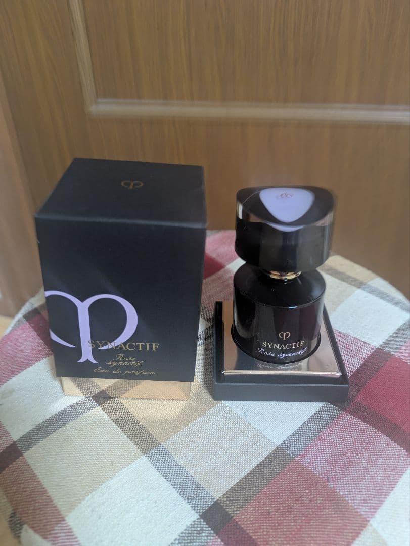 資生堂クレ・ド・ポー ボーテ ローズシナクティフSYNERGIQUE 50ml