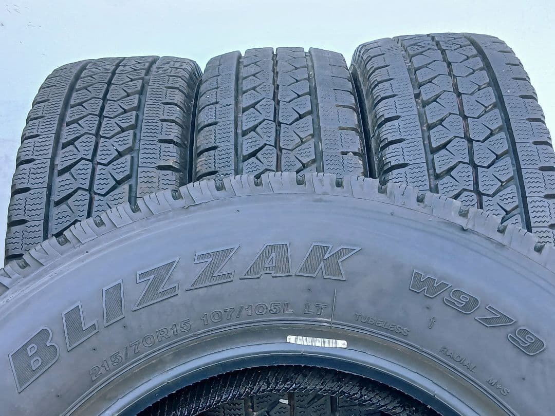 215/70R15　メーカーBLIZZAK　製造年2021年　4本セット