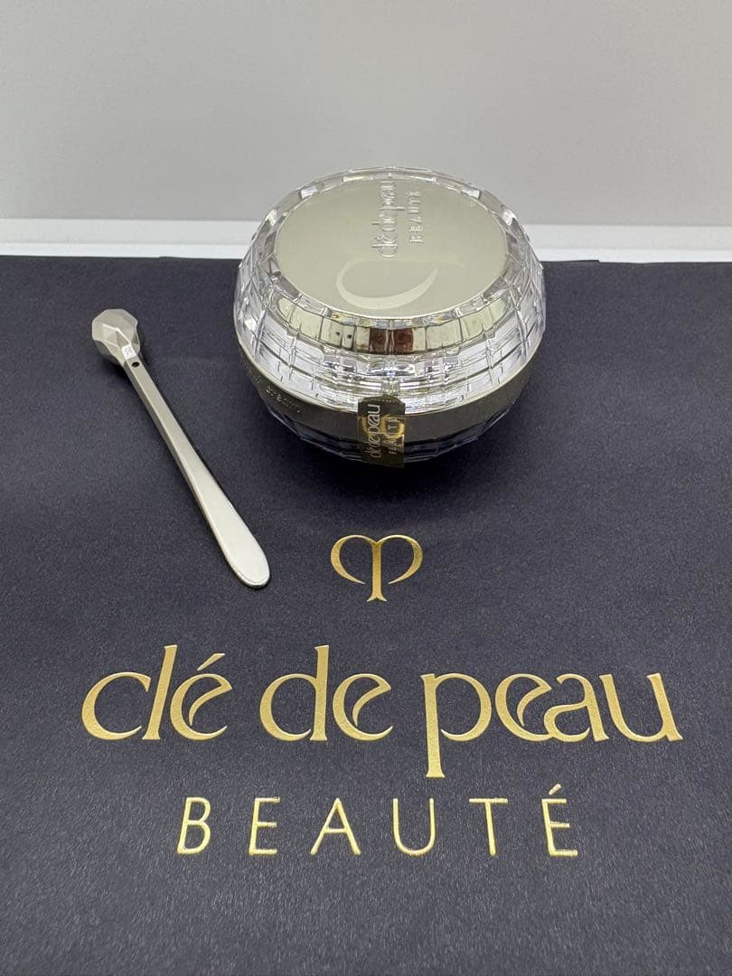 未開封未使用　クレドポーボーテ　クレームコントゥールデジュー　クリーム（目もと用