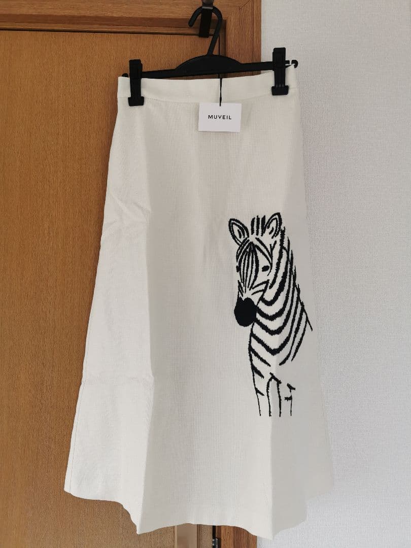 19 最終値下げ ミューベル シマウマ刺繍スカート