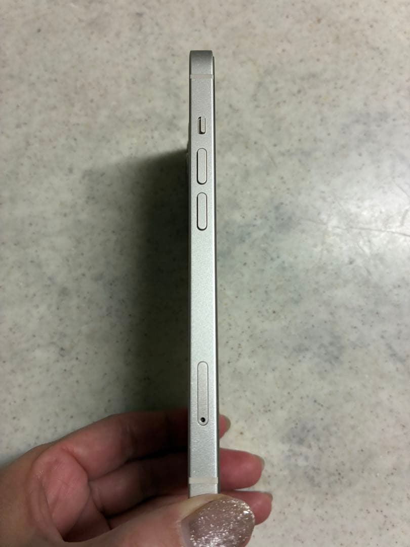 iPhone 13 128GB 本体