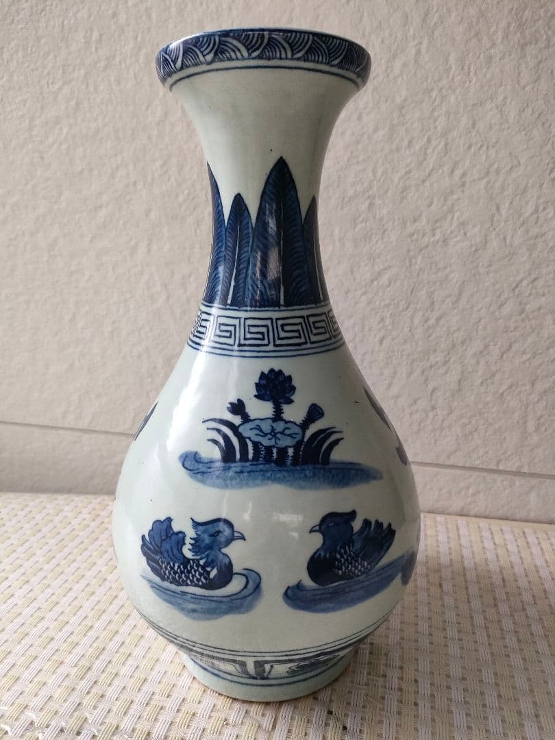 ●染付 青花 花瓶／中国陶磁器 画賛 蓮池水鳥図 高口花入れ