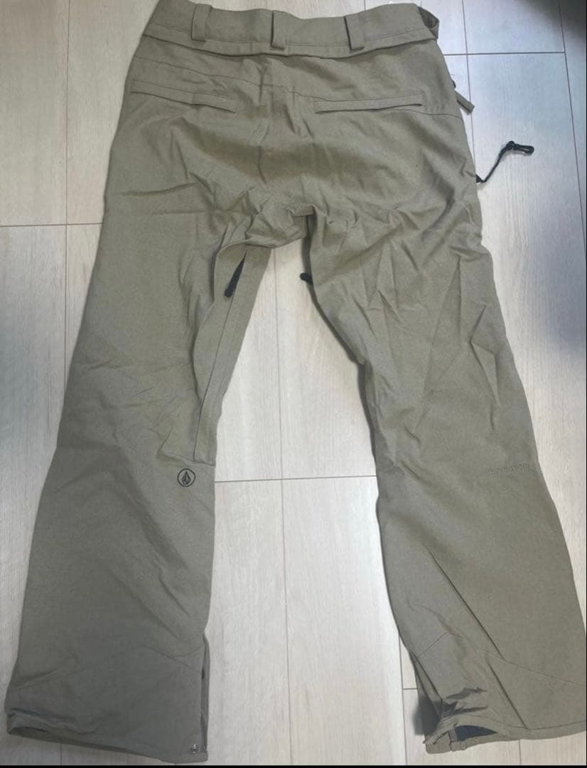 VOLCOM スノボーパンツ　L