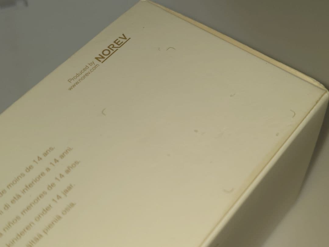 NOREV VOLVO V60 1/43 ミニカー カラーサンプル