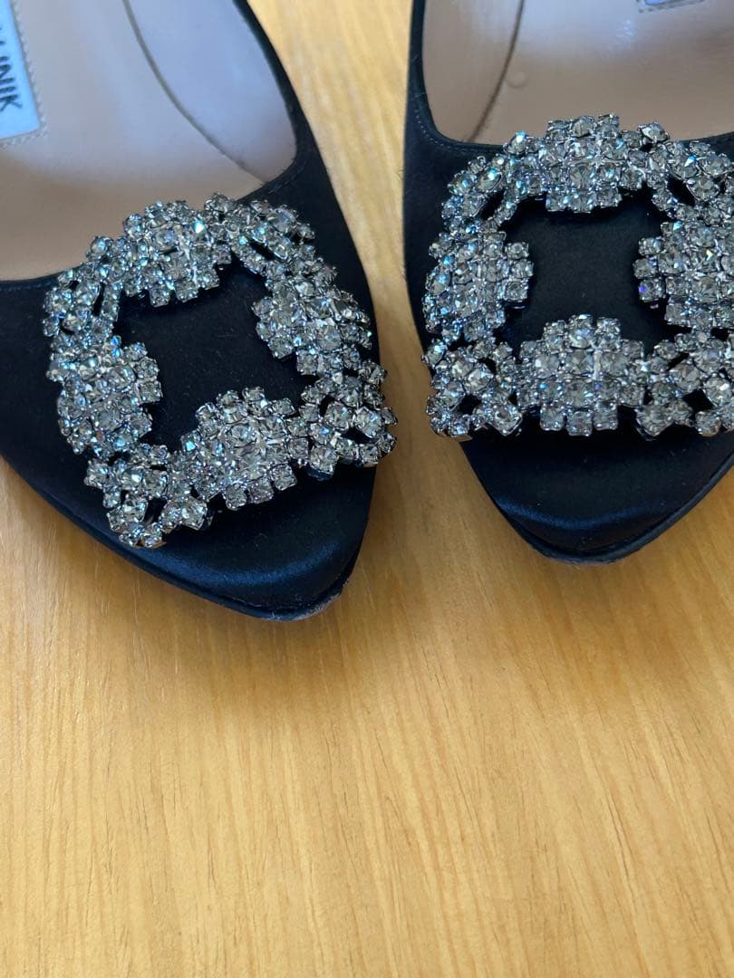 MANOLO BLAHNIK ハンギシ　ブラック ハイヒール