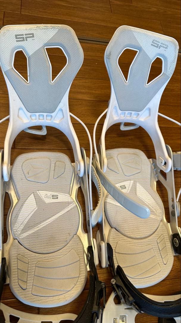 SP Binding スノボビンディング ホワイト、トゥキャップベルト黒は新品