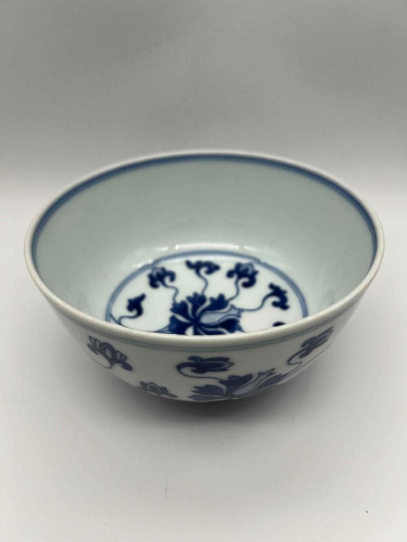 清康熙時代 【大清康熙年製】在銘 染付 青花纏枝花卉文碗　梔子花 (E-53)