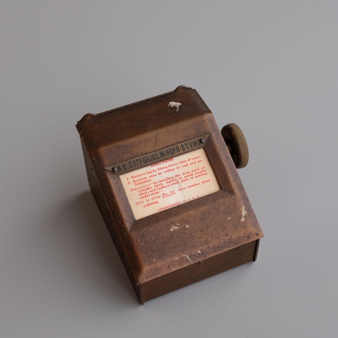 1920年代アメリカ製アンティーク、Bates社真鍮＋鉄製の卓上インデックス文具