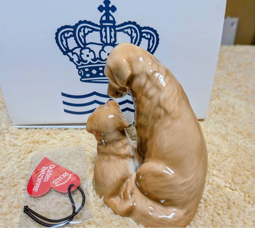ロイヤルコペーハーゲン　犬と子犬の陶器製置物