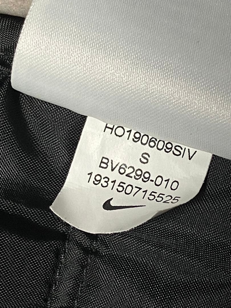 極美品 NIKE Therma WNTRZD フルジップ フーディー S 黒