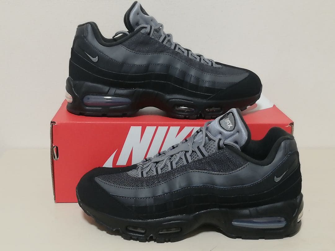 完売モデルが定価以下!新品ナイキ　エアマックス95 ライムブラスト28cm