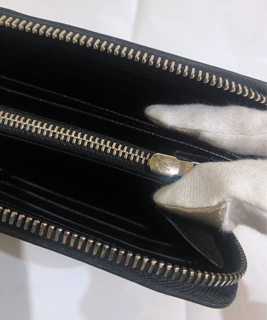 ルイヴィトン ジッピーウォレット エピ ブラック ラウンド 長財布