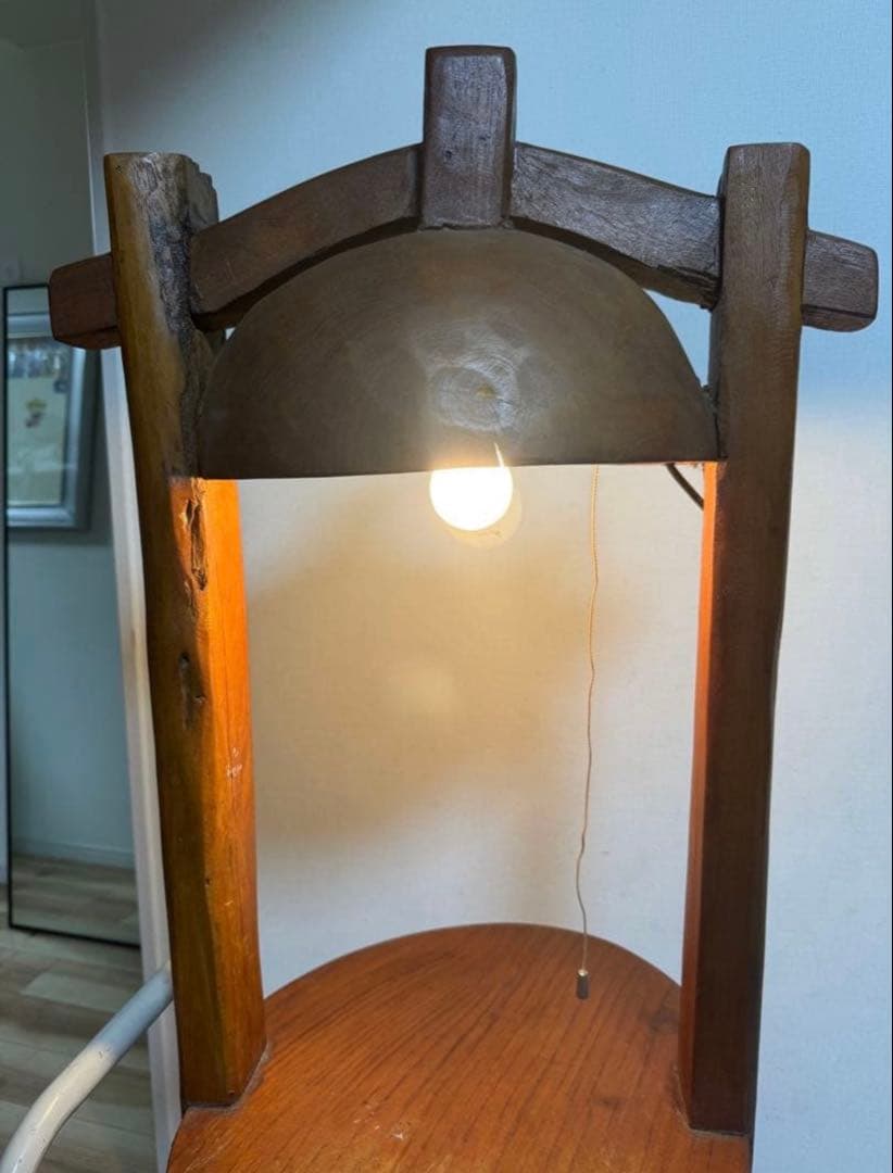 木製ランプスタンド付きテーブル