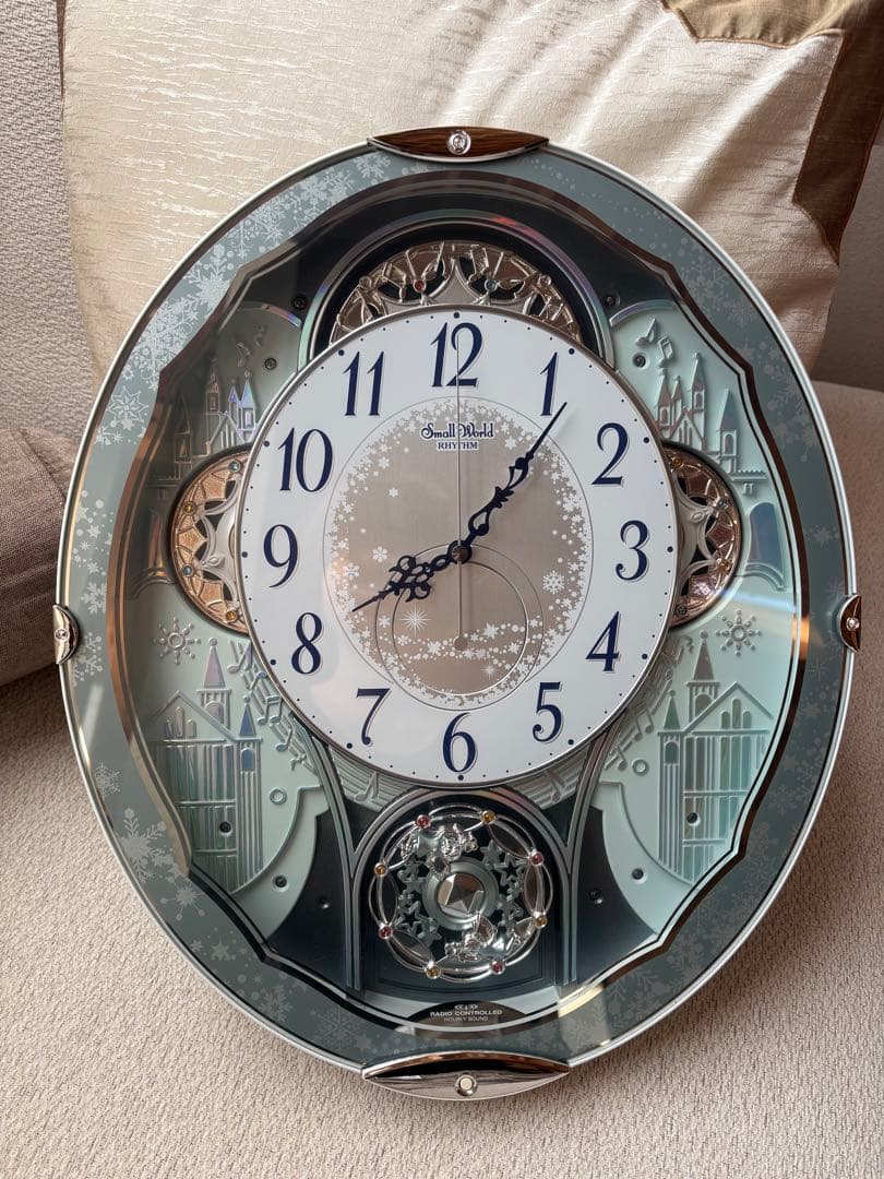 オーバル型 壁掛け時計 ブルー/メタリック