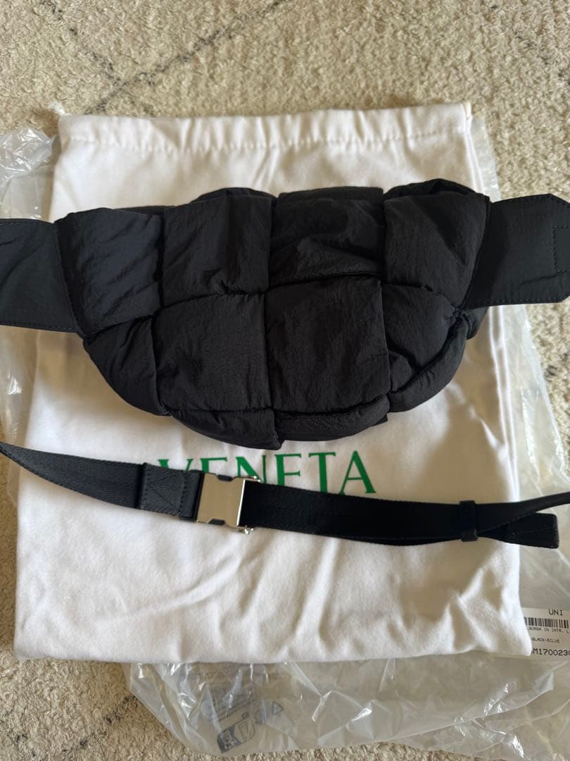 【美品】BOTTEGA VENETA BUMBAG CASSETTE