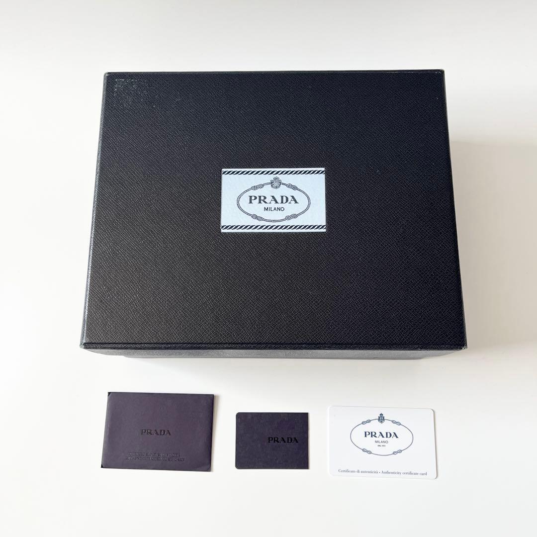 プラダ　巾着ポーチ　トライアングルロゴ　ナイロン　レザー　ブラック　ユニセックス