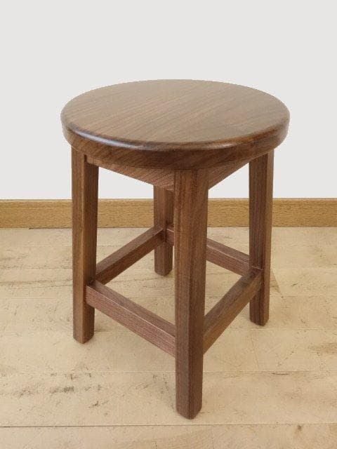 北海道手作り家具　ウォールナット材　スツールA