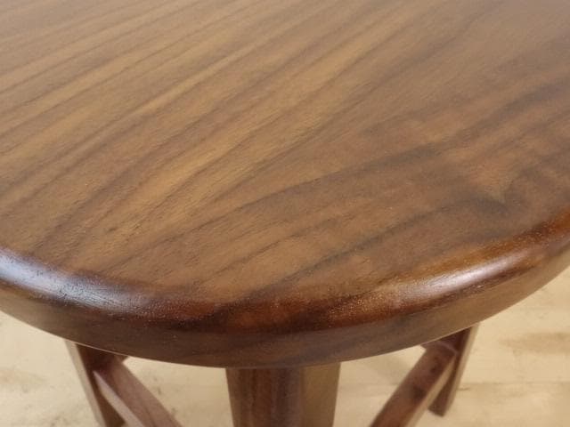 北海道手作り家具　ウォールナット材　スツールA