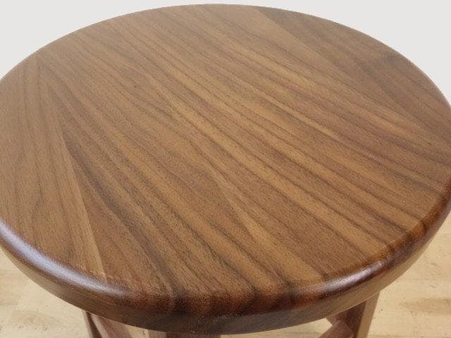 北海道手作り家具　ウォールナット材　スツールA