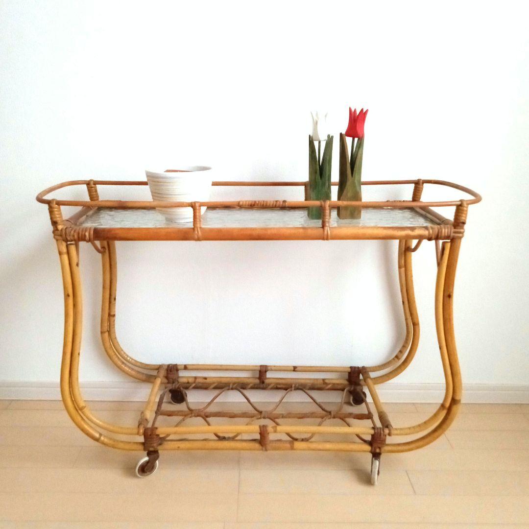 ラタンとガラスのフラワースタンド キャスター付き スウェーデン 北欧