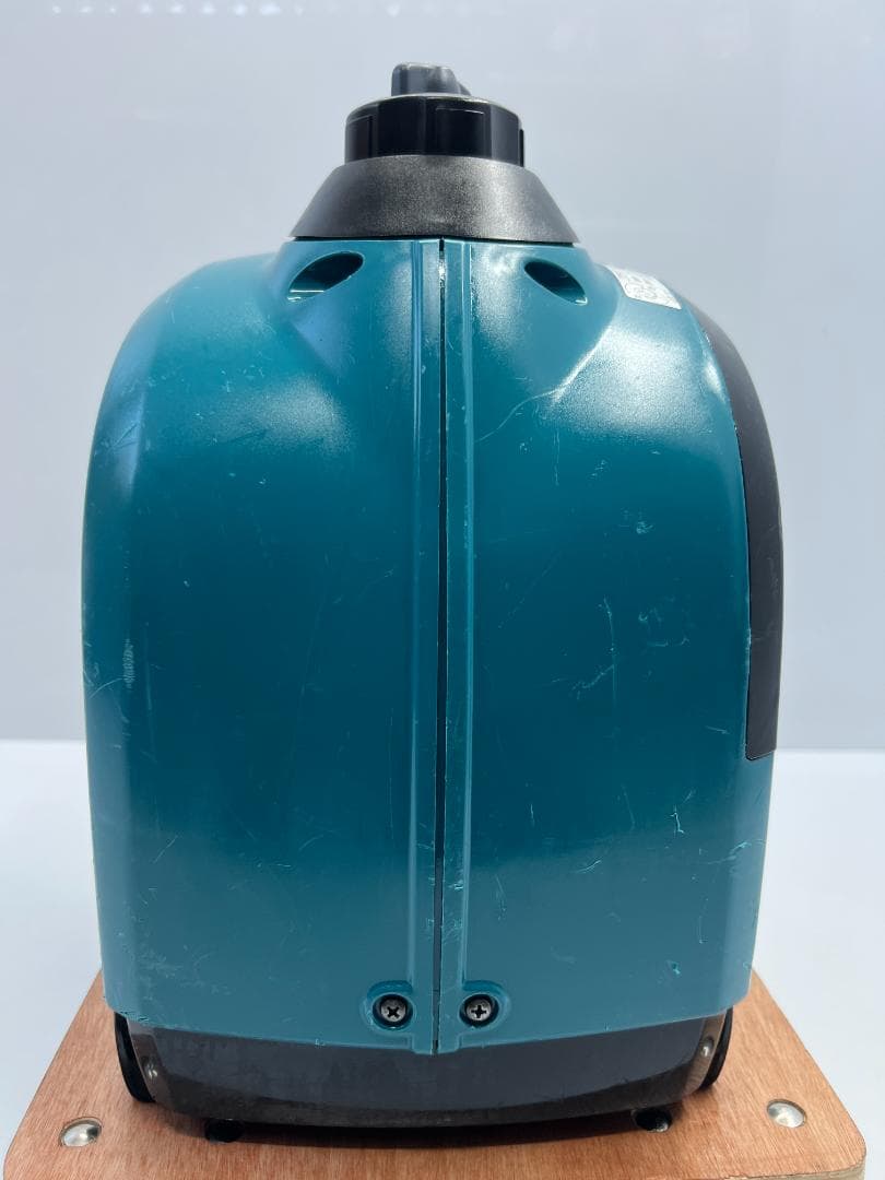 MAKITA マキタ ポータブルインバータ発電機 EG0900IS 動作良好★