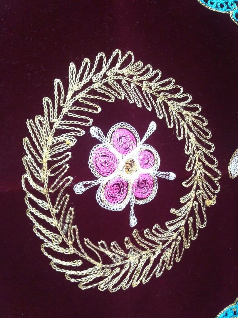 80年代製　ウズベキスタン製　ヴィンテージ　スザニ刺繍　テーブルクロス　壁掛け