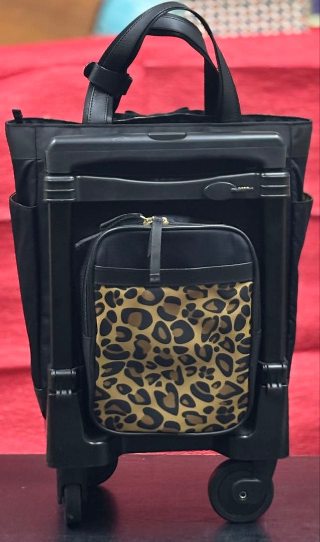 スワニー　キャリーバッグ　ヒョウ柄