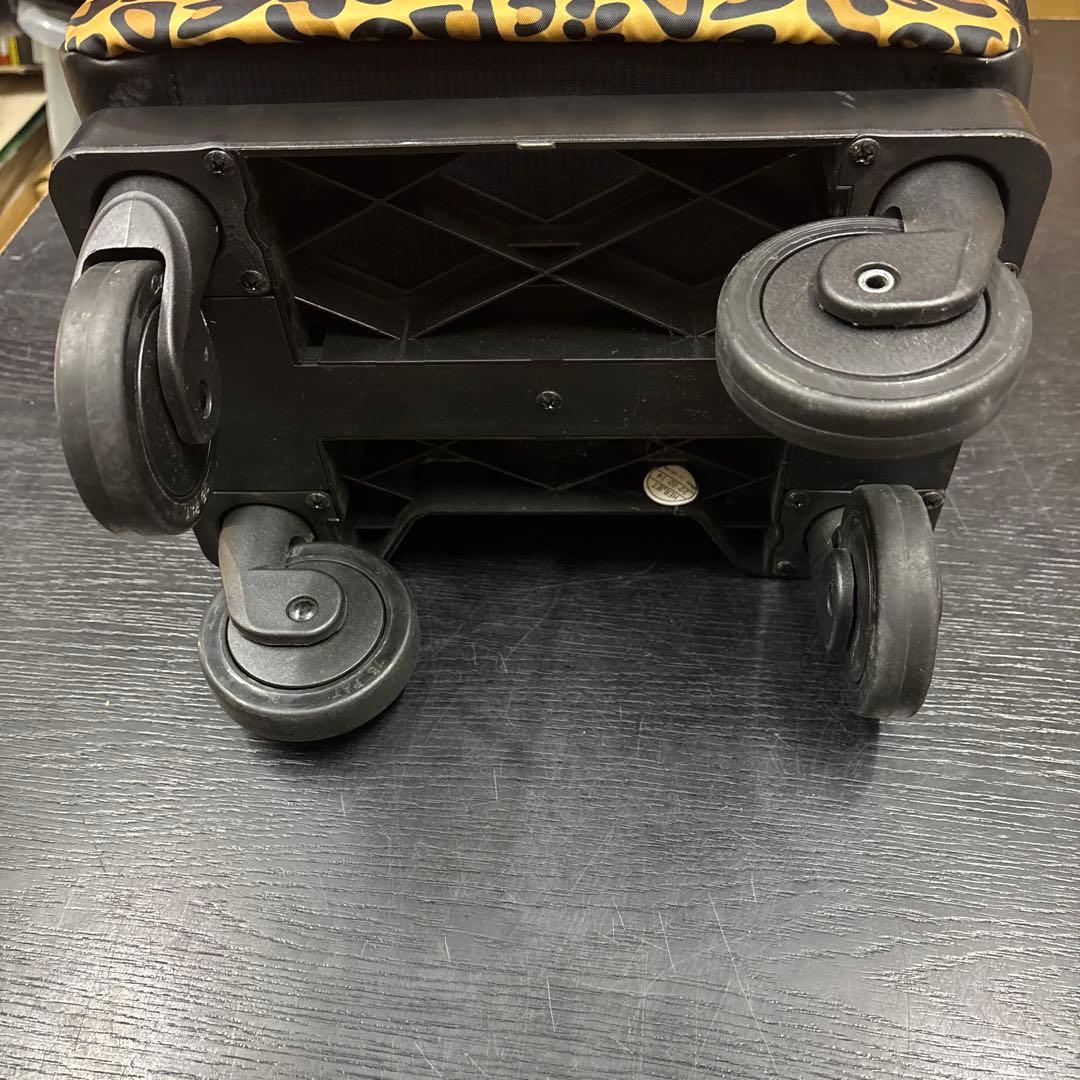 スワニー　キャリーバッグ　ヒョウ柄