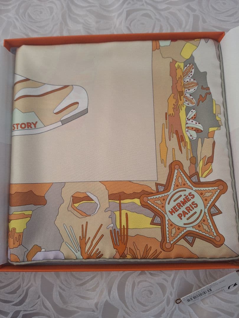 新品未使用　エルメスカレ90 《ブーツ・ストーリー》