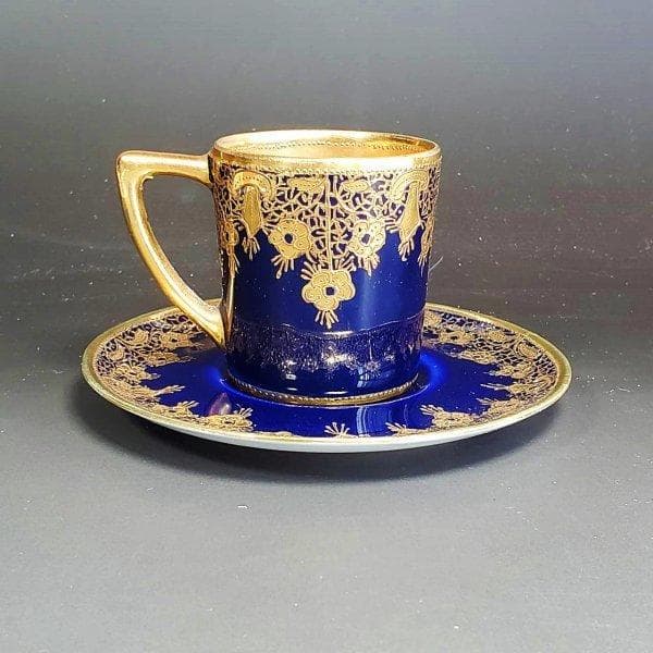 初期オールドノリタケ　メープルリーフ印　金盛上藍線帯華装飾紋カップ　ソーサー 2