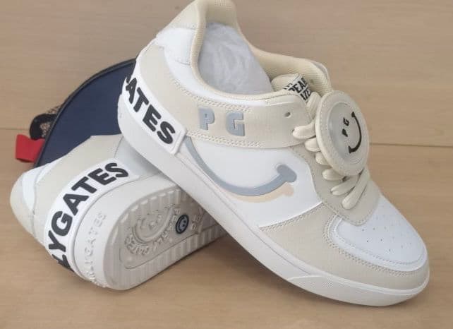 即発送対応●23-24.5cm展開●ゴルフシューズホワイト/ベージュ