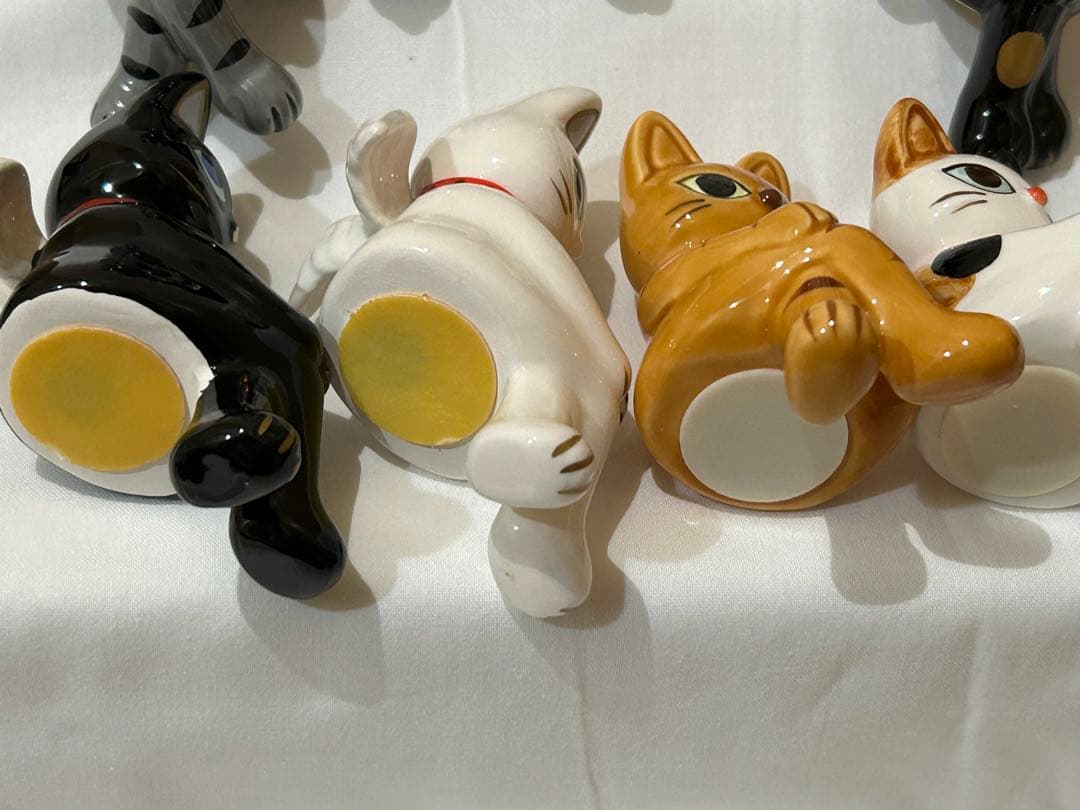 足組み招き猫　　招き猫　天使