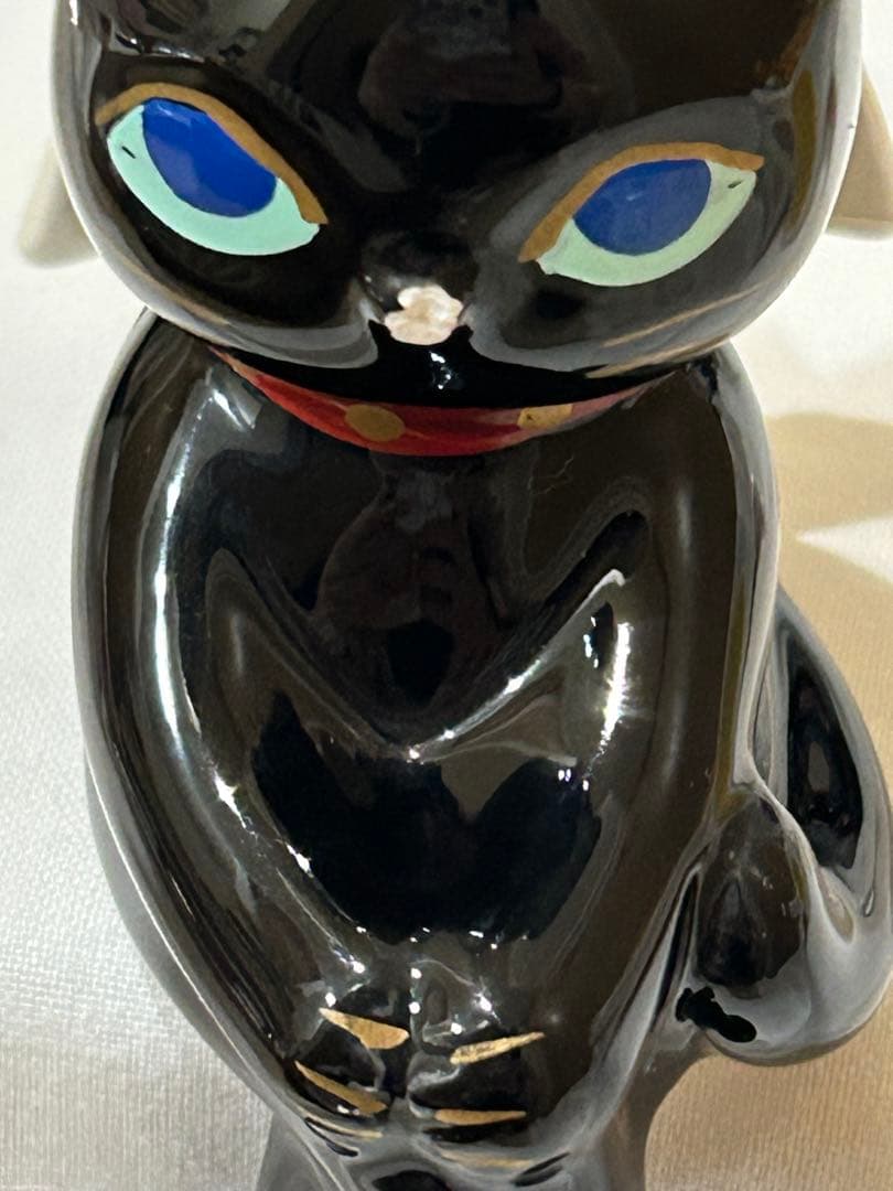 足組み招き猫　　招き猫　天使