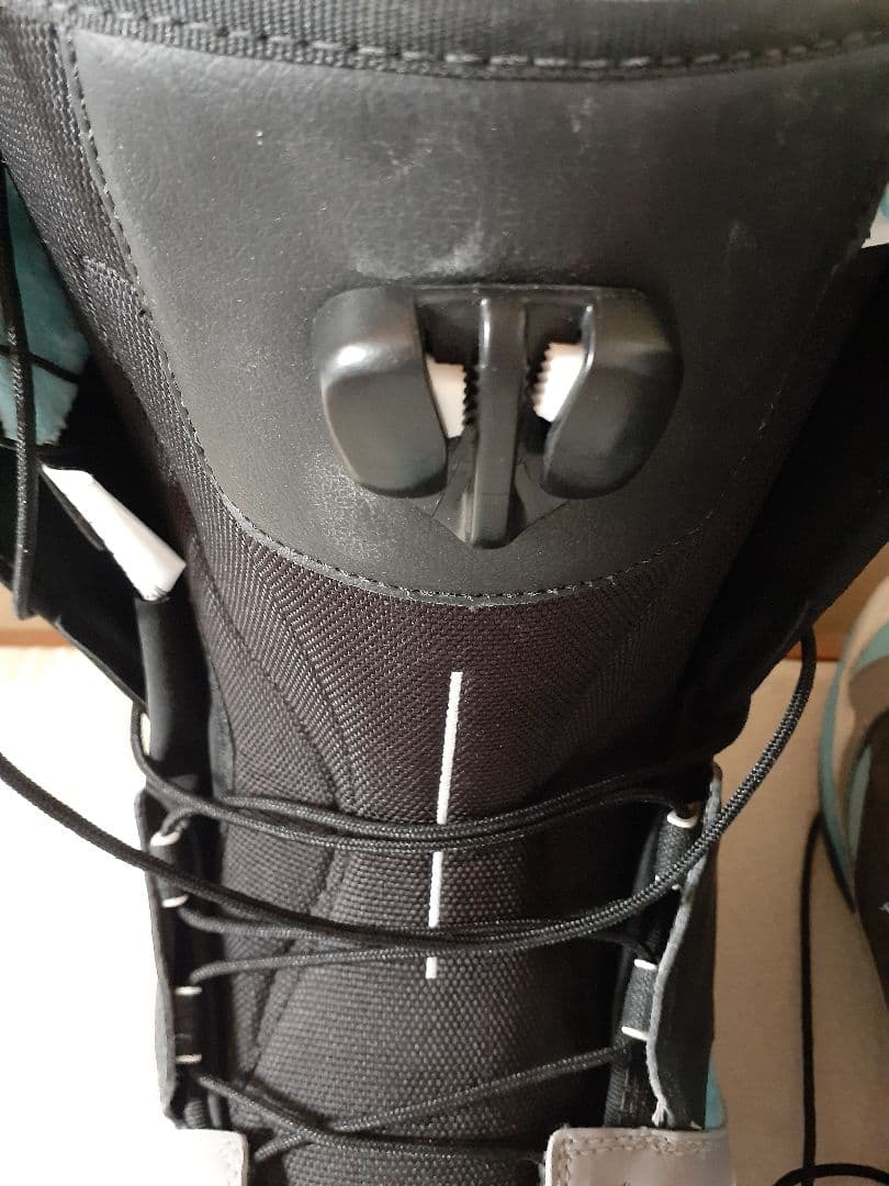 custom fit スノーボードブーツ 男性用　SALOMON wide