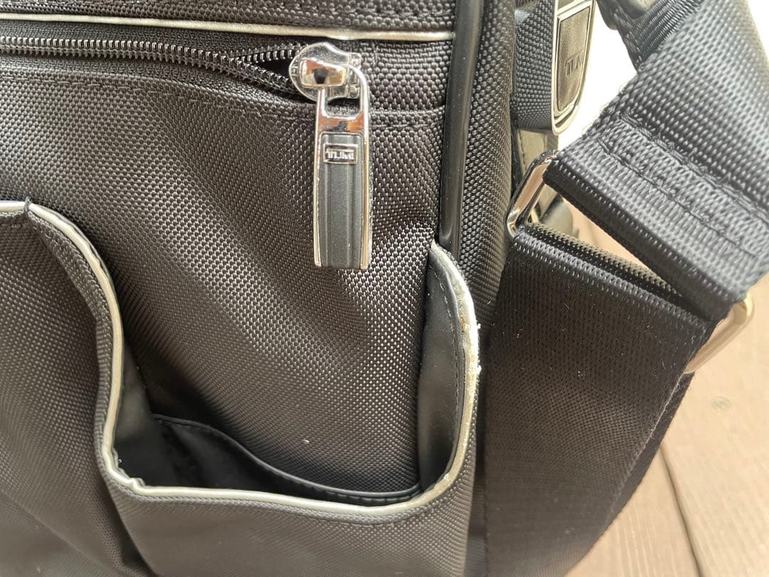 TUMI ショルダーバッグ 25671D Galeao メッセンジャーバッグ