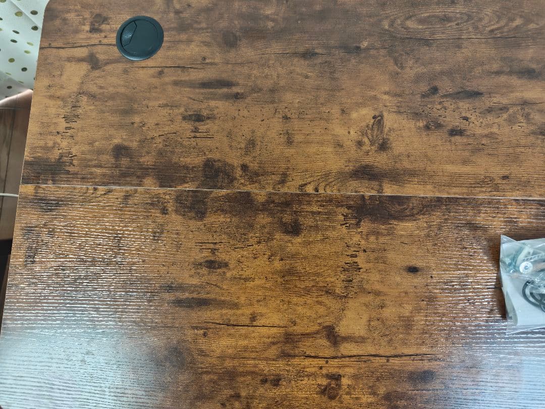 組み立て済み。電動昇降デスク 100cm×60cm