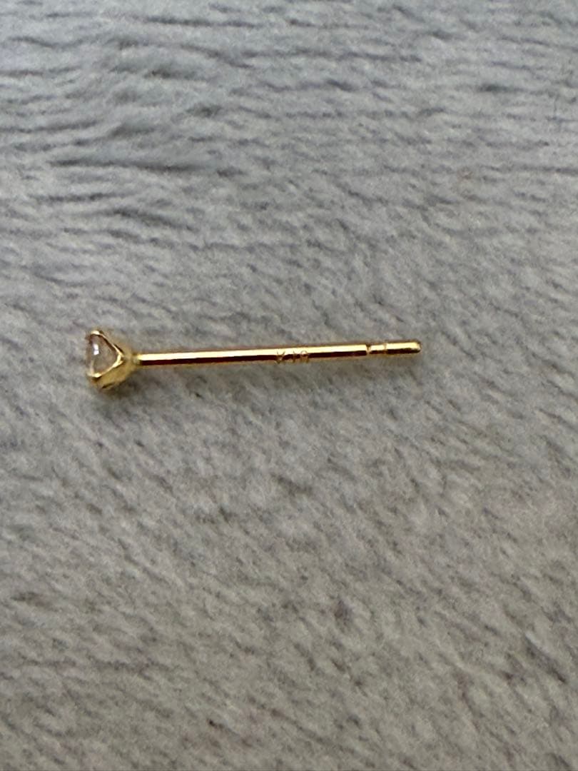 K18 3mm弱　ダイヤモンド　ピアス