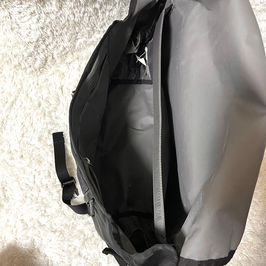 ✨美品✨激レア TIMBUK2 ショルダーバッグ メッセンジャーバッグ A4収納
