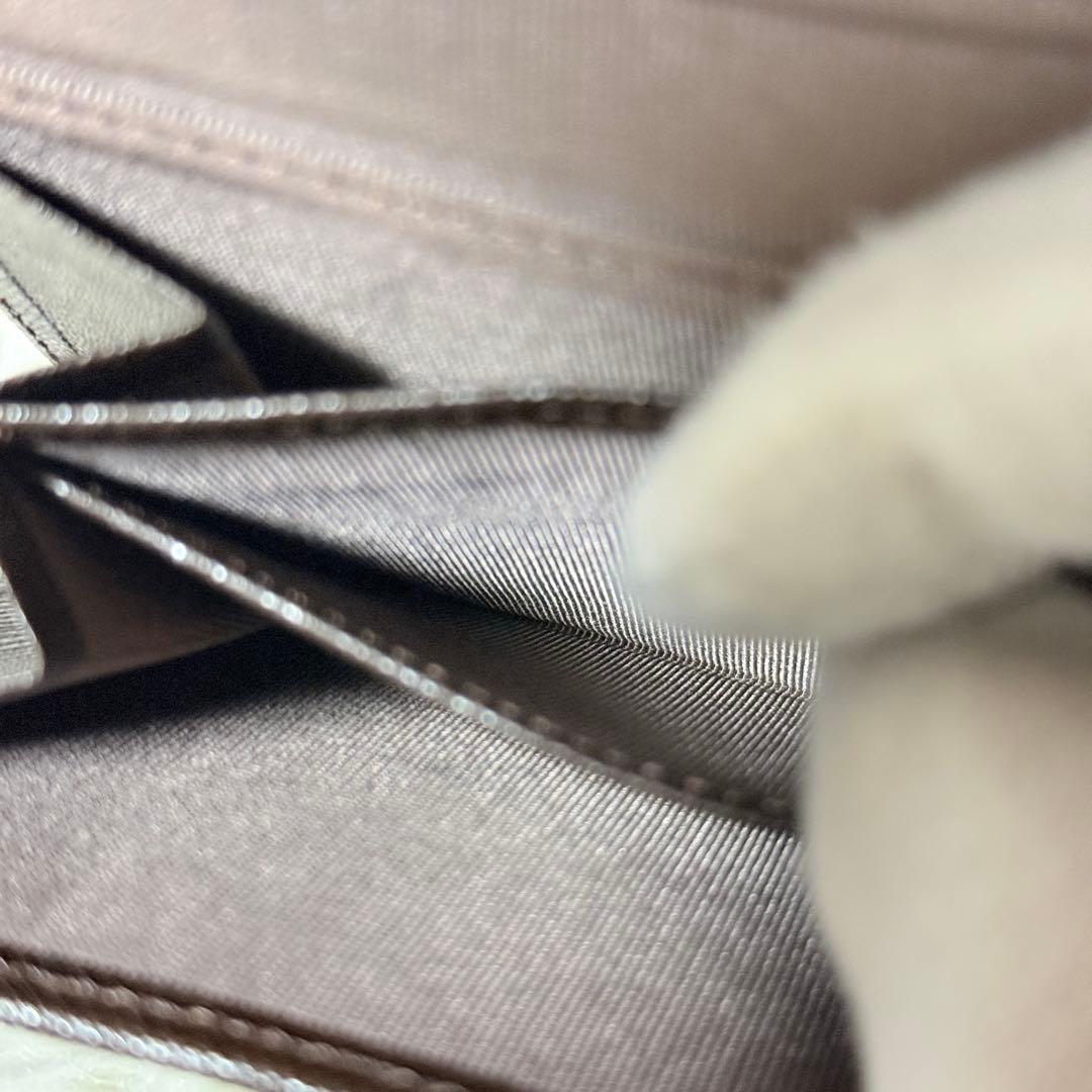 未使用✨BURBERRY バーバリー　レザー　二つ折り財布　ブラウン