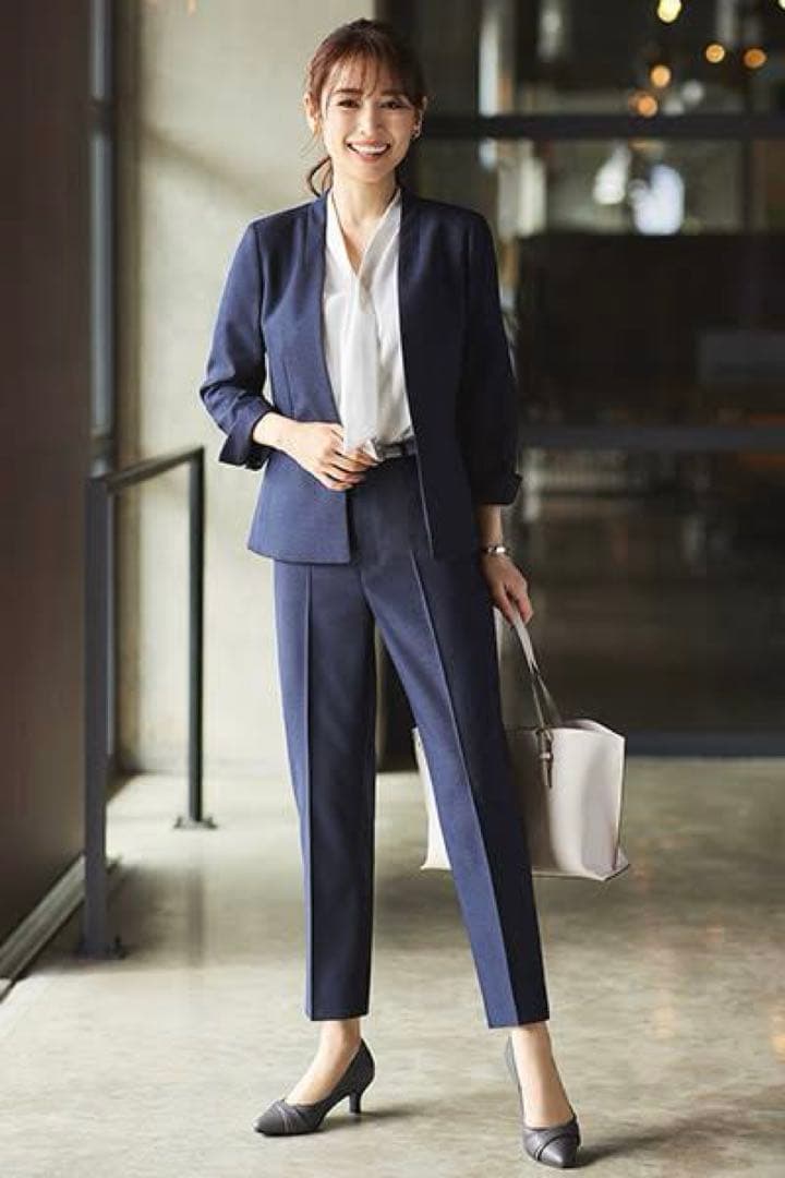 【極美品】LES MUES 大きいサイズ4L 伊ZIGNONEノーカラースーツ